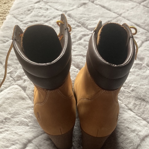 Timberland Tillston Boots•Women’s 8 - Picture 7 of 9